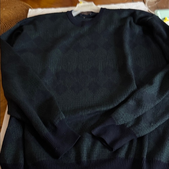 Brooks Brothers Dark Blue Crewneck 100 percent merino wool sweater - Picture 9 of 10